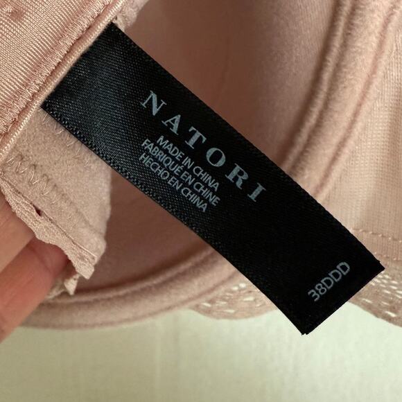 Natori's Nude Light Padding Underwire Bra w/Adjustable Straps - 38DDD - Picture 3 of 3